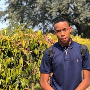 Meet your Posher, Julian